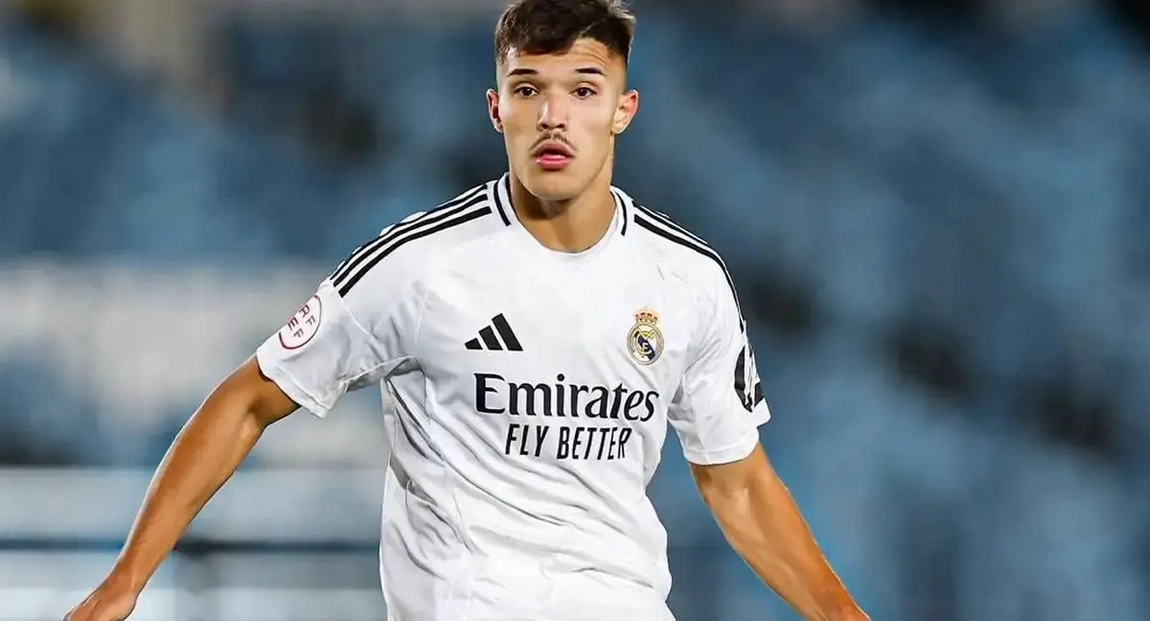 Portada de Nuevo lateral en el Alavés, procedente del Real Madrid