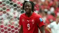Alarma en Suiza: Johan Manzambi cae lesionado antes del partido contra Colombia