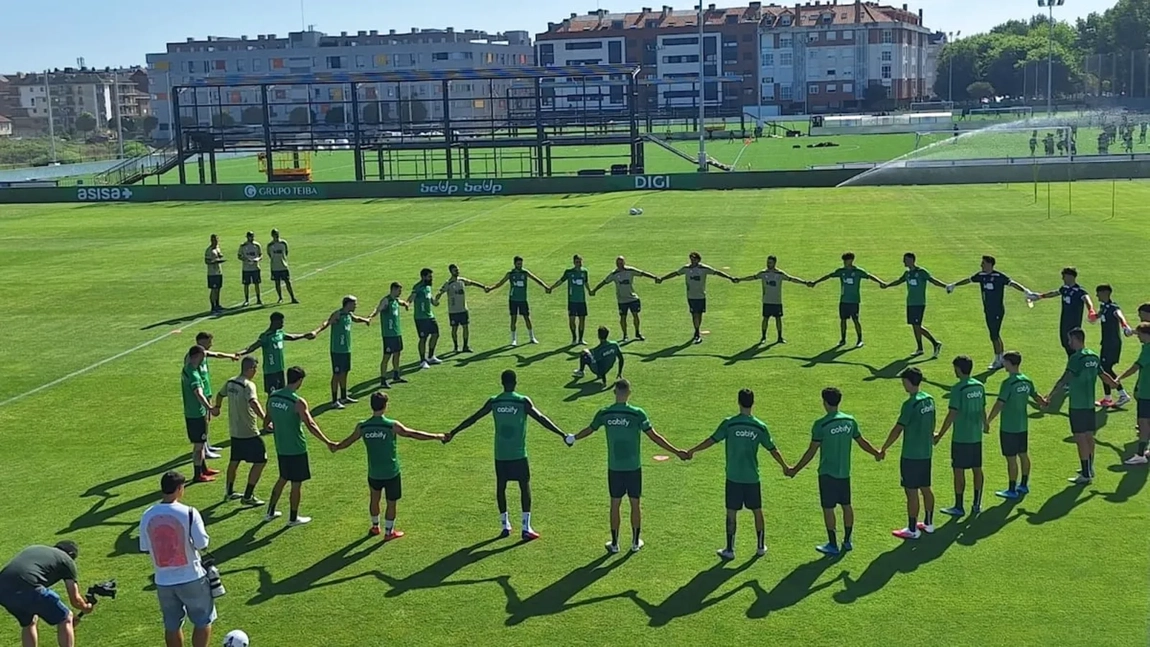 Portada de El Racing 2026/27 ya está en marcha: Canales lidera el primer entrenamiento con tres bajas