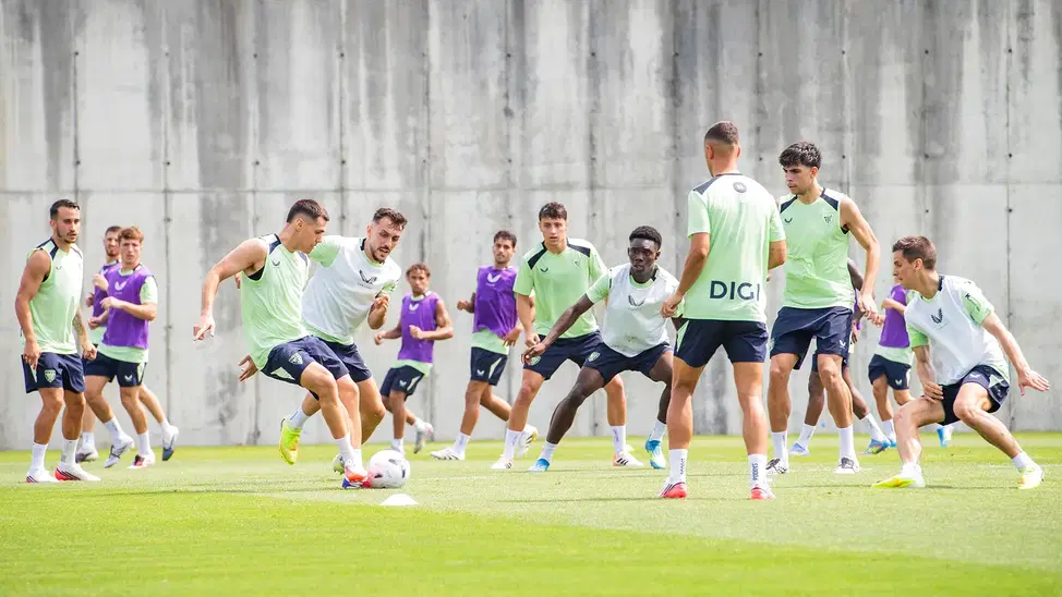Terzic recupera efectivos: Berenguer y Galarreta se entrenan con el grupo